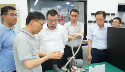 安益譜質(zhì)譜儀-上?？茖W(xué)院率科學(xué)儀器團(tuán)隊(duì)赴蘇州安益譜調(diào)研考察(圖3)