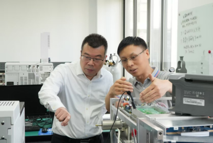 安益譜質(zhì)譜儀-上?？茖W(xué)院率科學(xué)儀器團(tuán)隊(duì)赴蘇州安益譜調(diào)研考察(圖4)